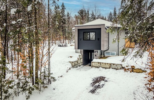 Chertsey Chalet De Esquí | Chalet AuCalm| Ski, Spa, navigable Lake| in the mountain| 1h away from Montreal