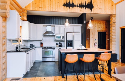 Fiddler Lake Resort Chalet De Esquí | Chalet Authentik 50: Indoor & outdoor heated pools, Hot tub, Lake & Resort