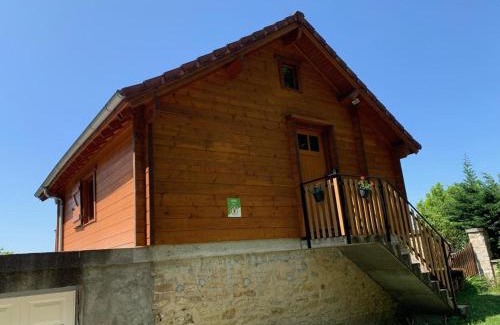 Saint-Bonnet-Troncais Apartamento | Chalet avec Clim, Wi-Fi et Animaux Acceptés à Saint-Bonnet-Tronçais - FR-1-489-445