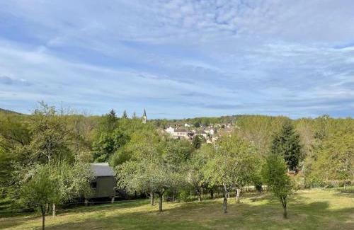 Saint-Bonnet-Troncais Apartamento | Chalet avec Clim, Wi-Fi et Animaux Acceptés à Saint-Bonnet-Tronçais - FR-1-489-445