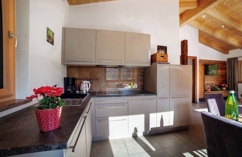 Rifiano Chalet De Esquí | Chalet 'Azalee' con vistas a la montaña, piscina compartida y Wi-Fi