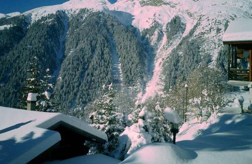 Bellwald Casa | Chalet BANULARA Platz für 14 Personen auf drei Etagen
