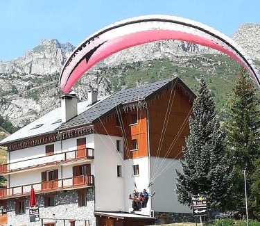 Saint-Sorlin-d'Arves Apartamento | Chalet Beausoleil 4 étoiles - jacuzzi - au pied du Col de la Croix de Fer