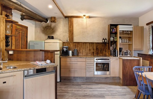 Holdernach Casa | Chalet 'Berghof Moosen' con vistas a la montaña, terraza privada y Wi-Fi
