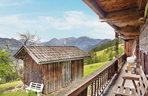 Holdernach Casa | Chalet 'Berghof Moosen' con vistas a la montaña, terraza privada y Wi-Fi