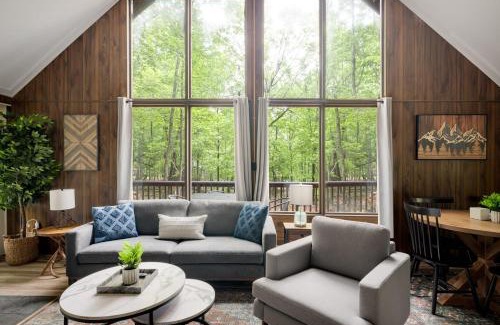 The Woods Chalet De Esquí | Chalet Cabin w Hot Tub WiFi Firepit Grill Deck