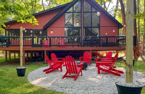 The Woods Chalet De Esquí | Chalet Cabin w Hot Tub WiFi Firepit Grill Deck