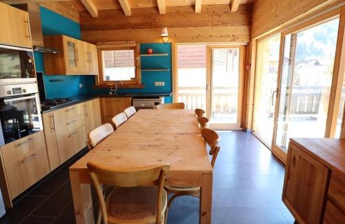 Beaufort Chalet De Esquí | Chalet calme et récent à Arêches-Beaufort, 8 pers, exposé sud, terrasse ensoleillée, proche du village - FR-1-342-208