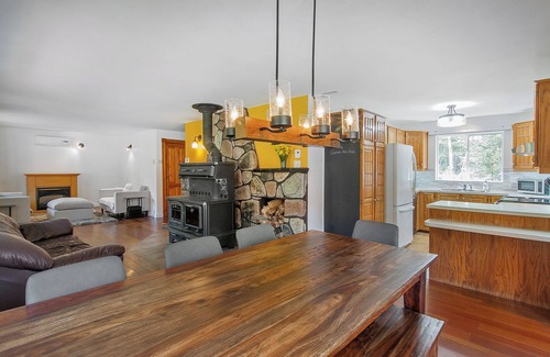 Entrelacs Chalet De Esquí | Chalet canin Coureur-des-bois.