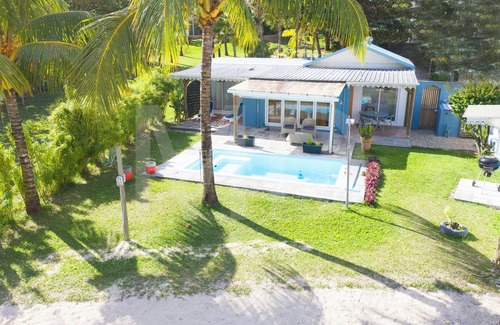 Surinam Casa | Chalet Cardinal con vista en la hermosa playa de Riambel