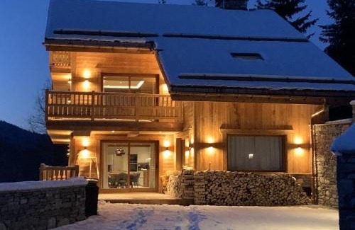 Meribel Village Chalet De Esquí | Chalet Carriaz Meribel Village 14pers à 5min à pieds des pistes et commerces