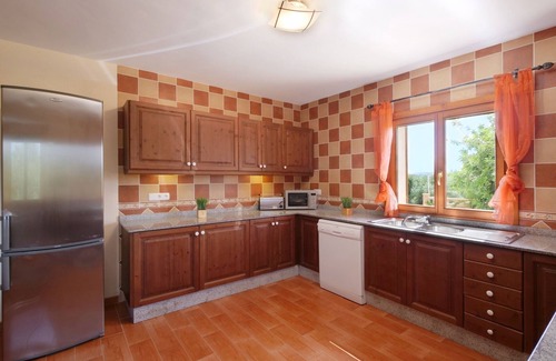 Arta Chalet De Esquí | Chalet "Cas Cans" con vistas a la montaña, piscina, Wi-Fi, A/C, balcón, terraza y jardín