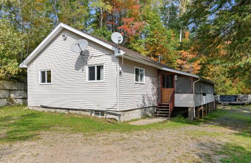 Notre-Dame-de-la-Paix Chalet De Esquí | Chalet chaleureux avec spa près de Mont-Tremblant