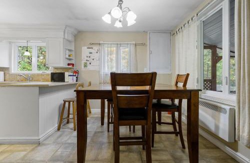 Notre-Dame-de-la-Paix Chalet De Esquí | Chalet chaleureux avec spa près de Mont-Tremblant