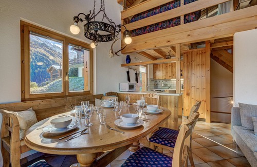 Riddes Chalet De Esquí | Vivienda de vacaciones preciosa y romántica en La Tzoumaz, 4 Vallees, Suiza para 8 personas