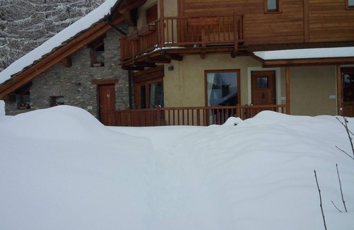 Sauze d'Oulx Apartamento | Chalet Clotes para los amantes del esquí y la naturaleza.