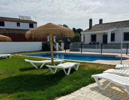 Conil de la Frontera Chalet De Esquí | Chalet con piscina privada grupos