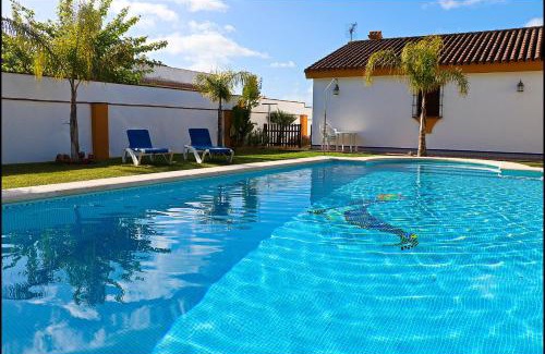 Conil de la Frontera Chalet De Esquí | Chalet con piscina en Roche Viejo