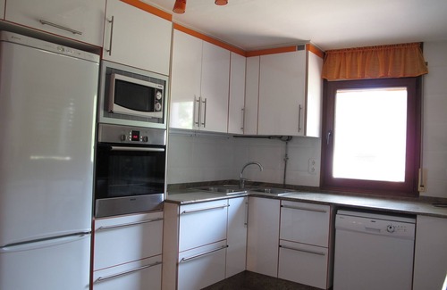 Tortosa Chalet De Esquí | Chalet con Piscina y Jardin privado , Wi-Fi, entre mar y montaña