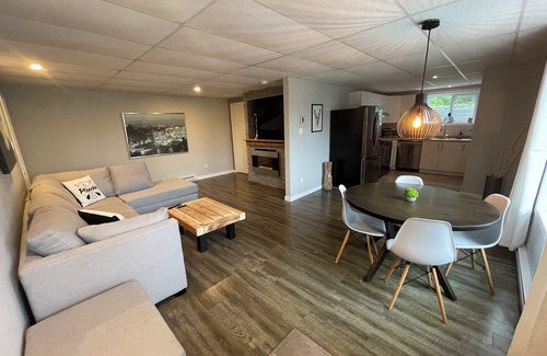 Rock Forest Chalet De Esquí | Chalet Condo sur le Bord de L'eau Avec Quai Magog