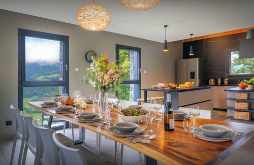 Doucy-Combelouviere Chalet De Esquí | Chalet Confidentiel - secluded stay mountain & valley views - OVO Network