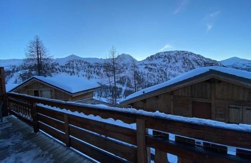 Isola Chalet De Esquí | Chalet confortable vue panoramique
