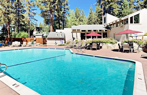 Zephyr Cove Casa | Chalet Court Manor