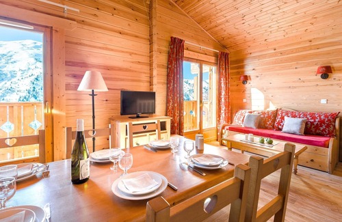Valmeinier Chalet De Esquí | Chalet cozy près des pistes | accès piscine + spa!