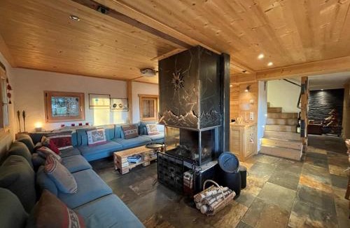 Crest-Voland Chalet De Esquí | Chalet de caractère pour 12 pers, 165m², 5 chambres, cheminée, hammam, babyfoot, proche des Saisies. - FR-1-733-76