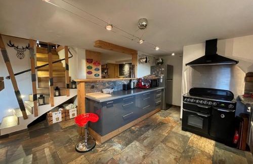 Crest-Voland Chalet De Esquí | Chalet de caractère pour 12 pers, 165m², 5 chambres, cheminée, hammam, babyfoot, proche des Saisies. - FR-1-733-76