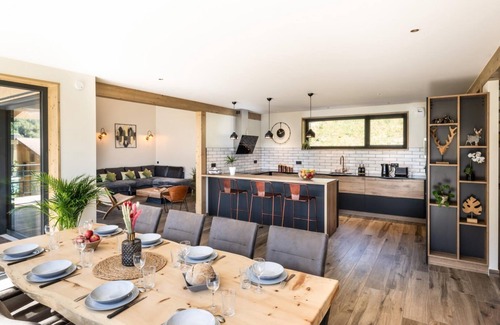 Aime Casa | CHALET DES EPICURIENS