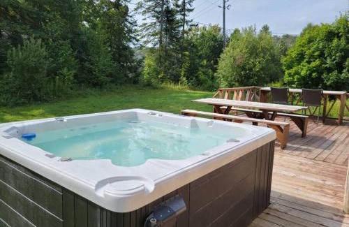 St-Adolphe-d'Howard Casa | Chalet du lac avec SPA privé, wifi, BBQ et SUP
