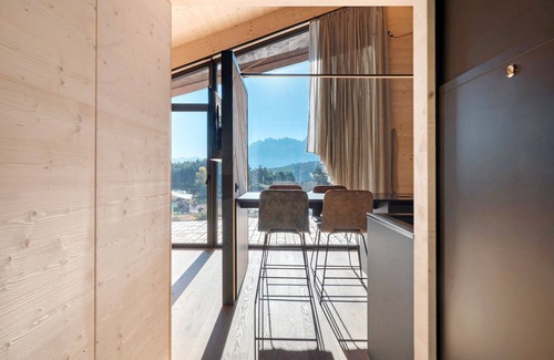Nova Ponente Chalet De Esquí | Chalet 'Einheit B' with Mountain View, Private Terrace and Wi-Fi