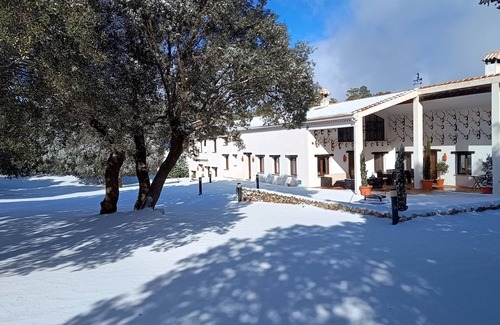 Las Nogueras Casa | Chalet 'El Pinar De La Lobera' con vistas a la montaña, piscina compartida y Wi-Fi