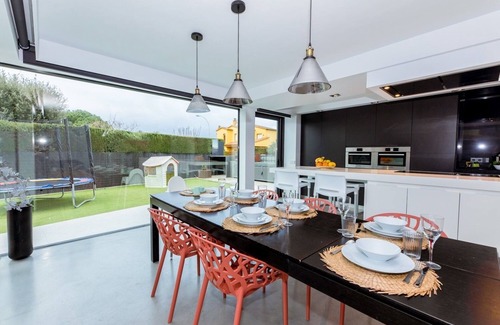 Mas Usall Chalet De Esquí | CHALET ELS PINS WITH POOL BANYOLES