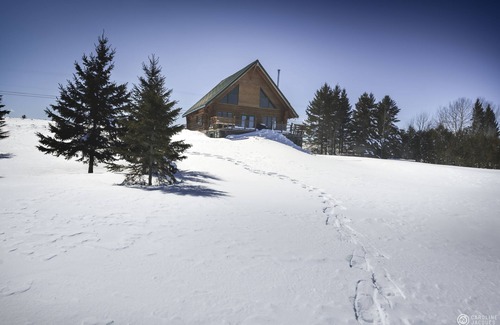 Disraeli Cabina | Chalet en bois rond au bord du Lac Aylmer SPECIAL 3e NUIT GRATUITE
