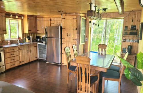 La Malbaie Chalet De Esquí | Chalet en Rondins de Bois Avec lac Privé
