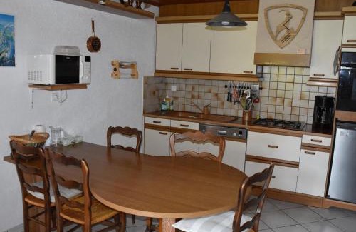 Pralognan-la-Vanoise Chalet De Esquí | Chalet ensoleillé 3 pièces, 6 pers, jardinet, proche commerces et téléphérique, Pralognan-la-Vanoise. - FR-1-464-8