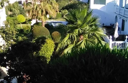 El Faro Chalet De Esquí | Chalet Fátima zona tranquila piscina y jardines acceso directo desde el chalet