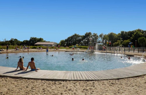 La Chapelle-Hermier Chalet De Esquí | Chalet tranquilo 2 habs con piscina y lago cerca de la playa en Vendée