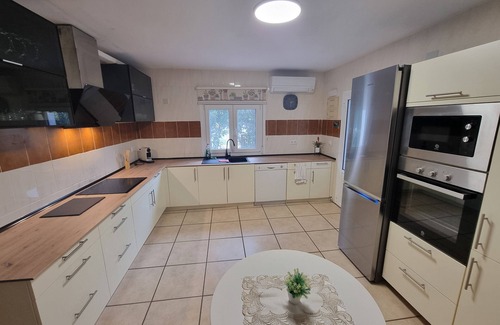 Els Poblets Chalet De Esquí | Chalet Felizia, top ubicación, gran piscina. Comodidad y paz. Max 16 personas,
