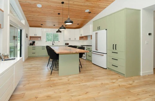 Halfmoon Bay Chalet De Esquí | Chalet Firefly BC REGISTRY APPROVAL #H631676206