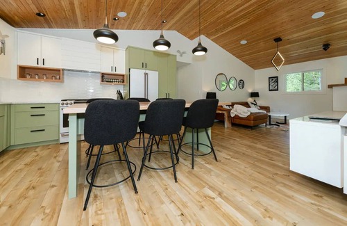 Halfmoon Bay Chalet De Esquí | Chalet Firefly BC REGISTRY APPROVAL #H631676206