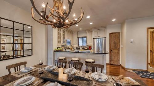 Highlands Townhomes Casa | Chalet Fortessa