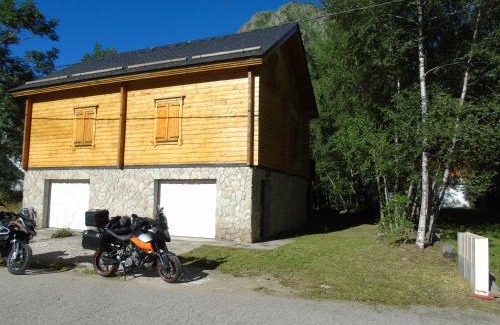 L'Hospitalet-pres-l'Andorre Chalet De Esquí | Chalet bois au milieu des Pyrénées