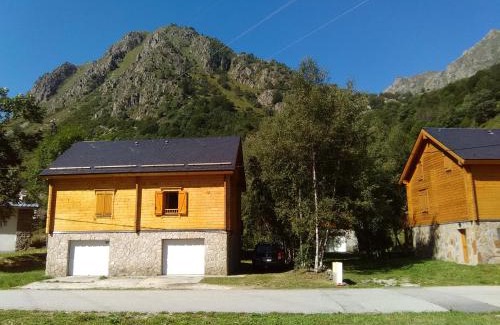 L'Hospitalet-pres-l'Andorre Chalet De Esquí | Chalet bois au milieu des Pyrénées