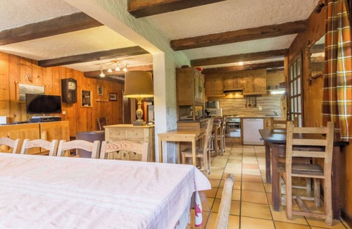 Notre-Dame-de-Bellecombe Chalet De Esquí | Chalet 'Le Planay' con vistas a la montaña, terraza privada y Wi-Fi