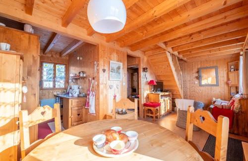 Saint-Laurent-en-Grandvaux Casa | Chalet L’Embellie - Chalet avec piscine partagée