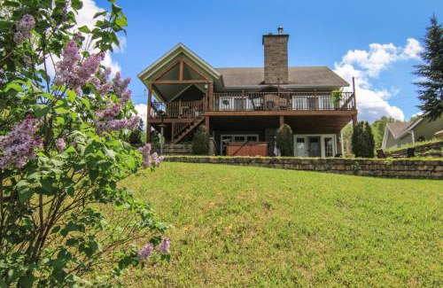 Saint-David-de-Falardeau Chalet De Esquí | Chalet Grand-père Tortue