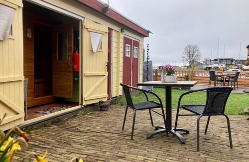 Anjum Casa | Chalet Gaby con sauna, muelle privado y canoas en Lauwersmeer